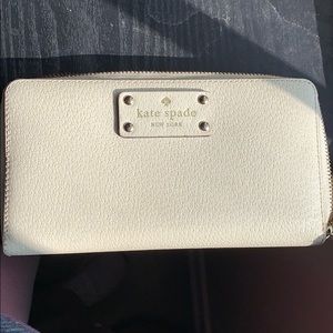 Kate Spade Wallet (off white)